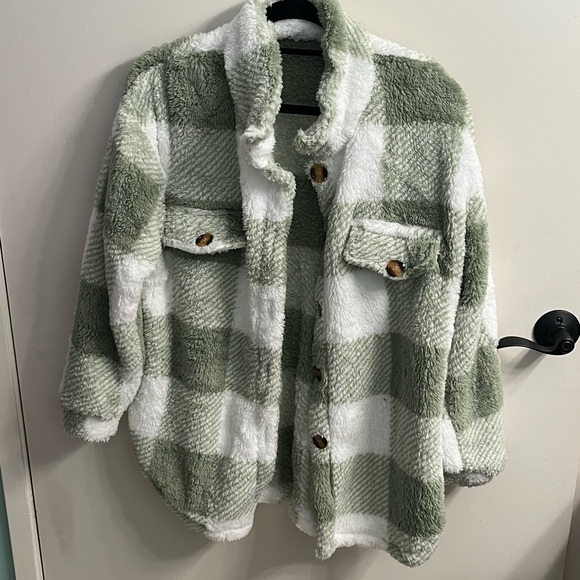 Fuzzy teddy plaid shacket - Picture 6 of 11
